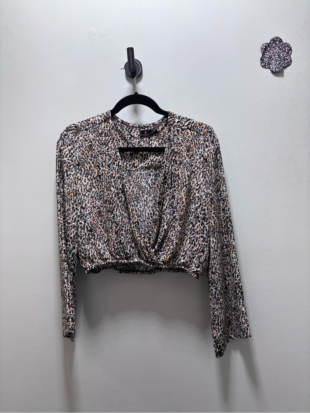 Volcom Leopard-Print Cropped V-Neck Top - Black/Tan/Cream